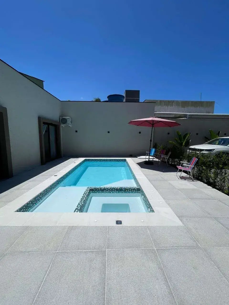 Excelente Casa com Ponto Comercial Em Guaratuba de Frente para a Avenida Paraná - Cavalheiro Imóveis