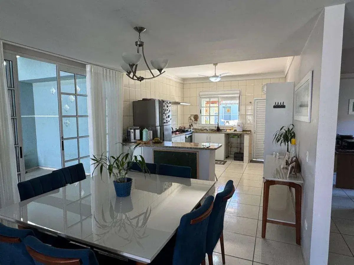 Sobrado Alto Padrão com piscina Guaratuba (Brejatuba) - Cavalheiro Imóveis