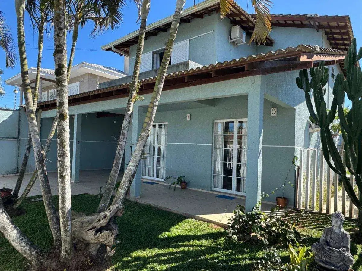 Sobrado Alto Padrão com piscina Guaratuba (Brejatuba) - Cavalheiro Imóveis