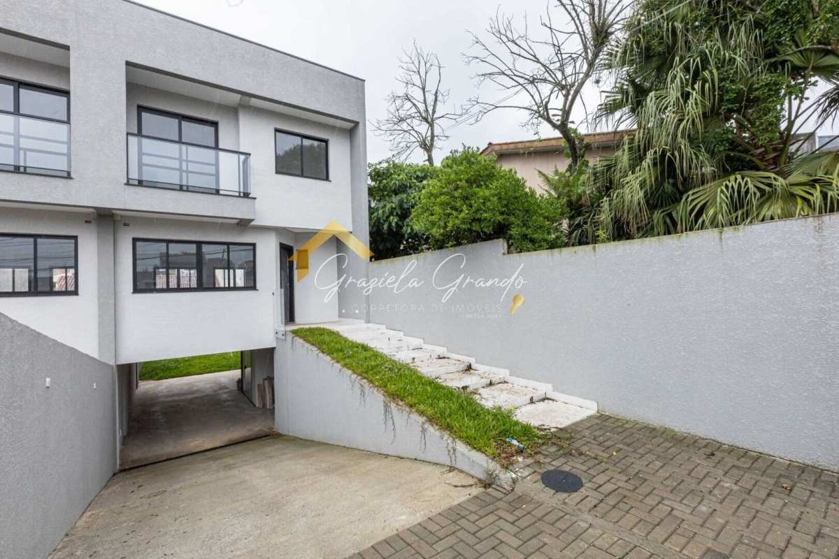 Sobrado à venda em Curitiba, Boa Vista, com 3 quartos 1 suíte, 166m² - Graziela Grando Imóveis