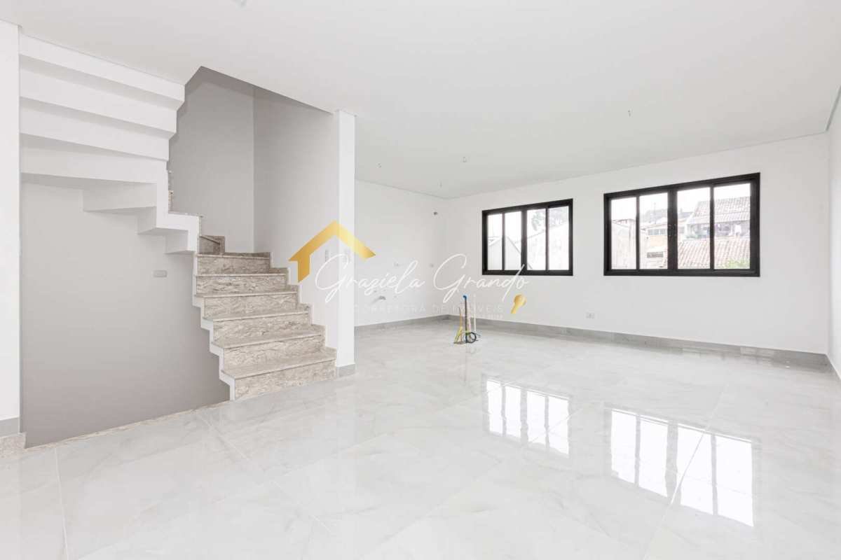 Sobrado à venda em Curitiba, Boa Vista, com 3 quartos 1 suíte, 166m² - Graziela Grando Imóveis