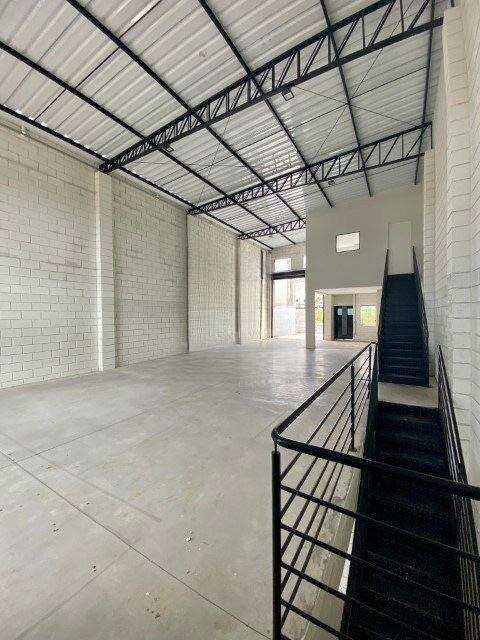  - Barracão Comercial no Porto Real 4 em LImeira-SP , pé direito alto, alugado