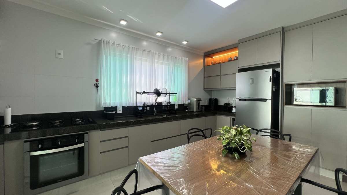 Casa à venda com 2 quartos, 125m² - ,