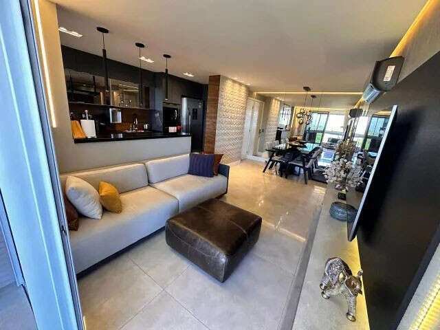 Apartamento 2 qtos, 85 m², minuciosamente decorado, sol da manhã, vista Lagoa no Ilha Pura - Barra - MLeão Imóveis