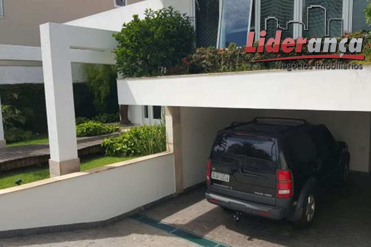 Mansão duplex imponente 504 m² construídos no Condomínio Crystal Lake - Barra da Tijuca - MLeão Imóveis