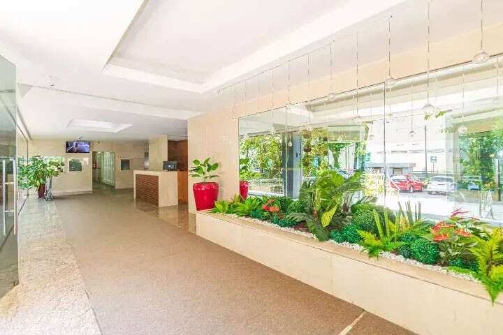 Sala comercial com 35 m² sol da manhã, vista Pedra da Gávea no Centro Profissional Barra Shopping - MLeão Imóveis