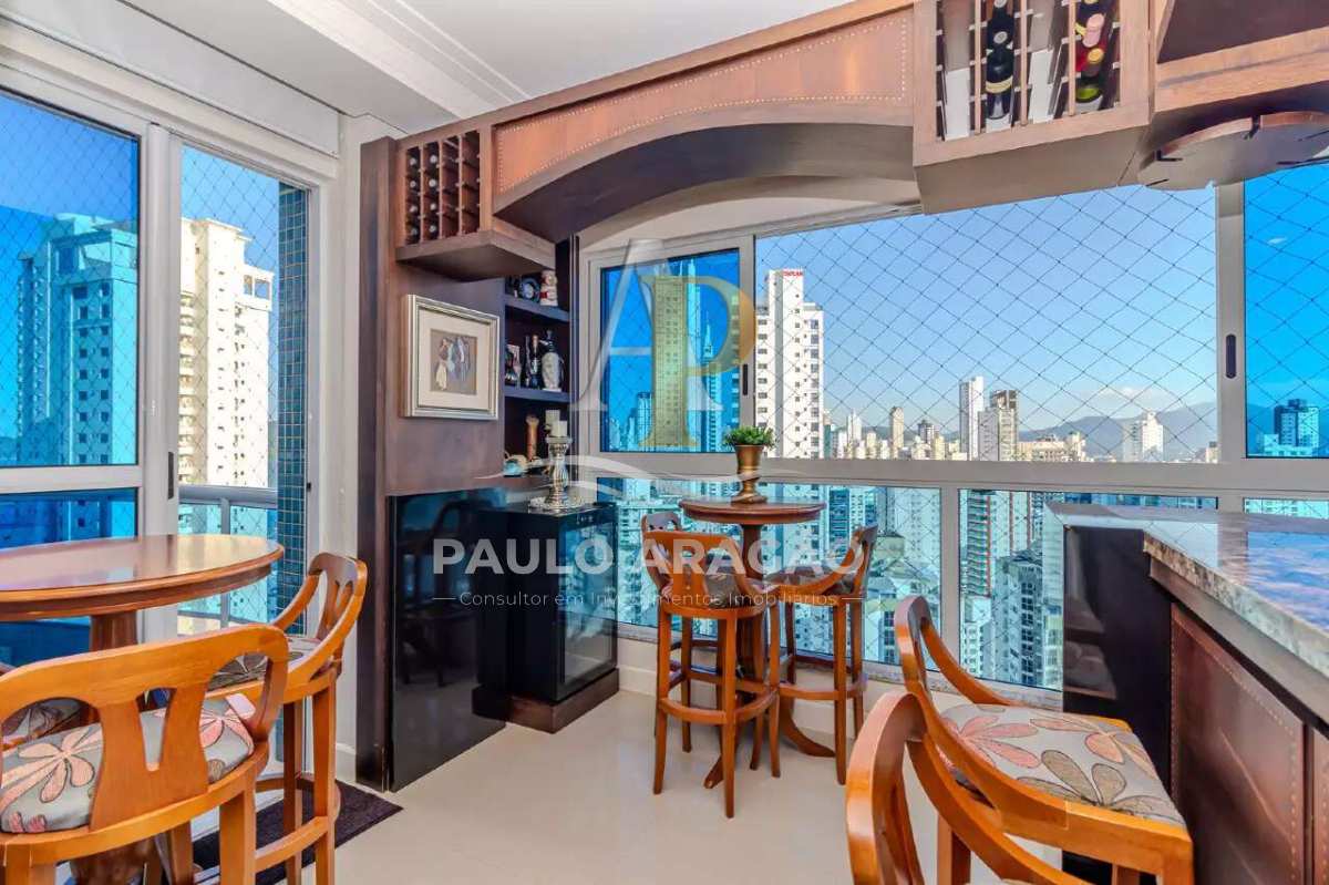 Apartamento de 3 quartos, 252m² no bairro Centro, em Balneário Camboriú | Eu Corretor
