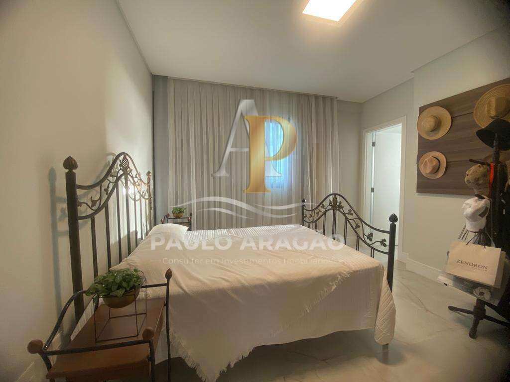 Apartamento de 3 quartos, 132m² no bairro Perequê, em Porto Belo | Eu Corretor