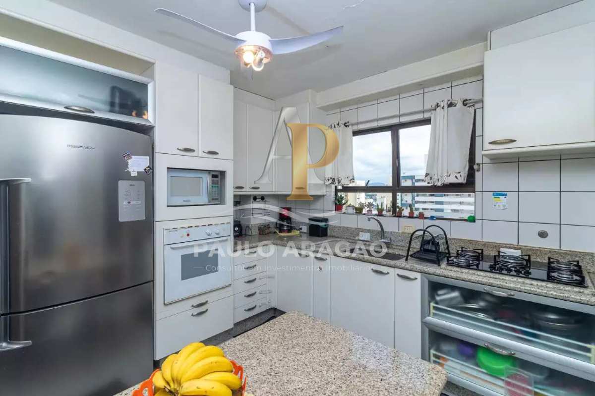 Apartamento de 3 quartos, 228m² no bairro Centro, em Balneário Camboriú | Eu Corretor