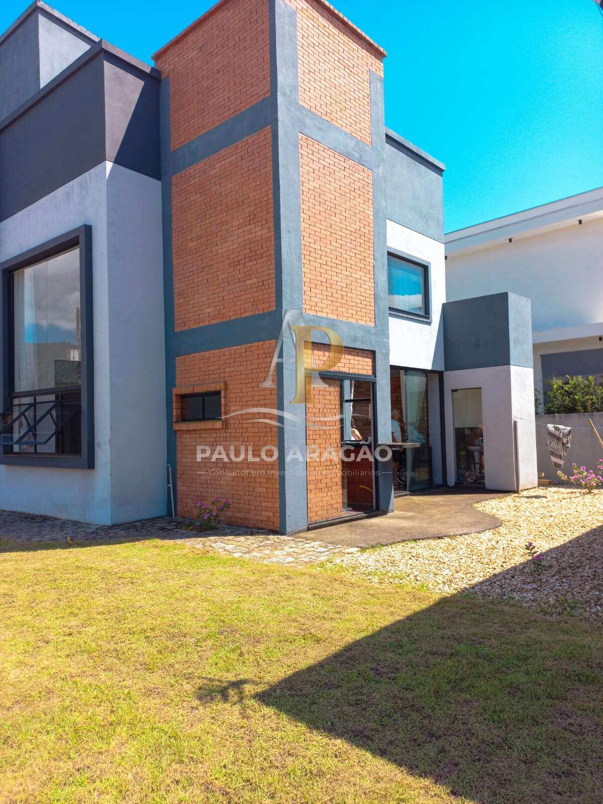 Casa de Condomínio de 3 quartos, 260m² no bairro Santa Regina, em Camboriú | Eu Corretor