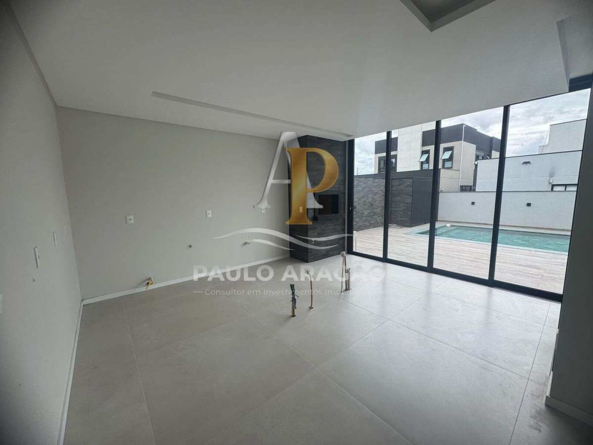 Casa de Condomínio de 3 quartos, 250m² no bairro Santa Regina, em Camboriú | Eu Corretor