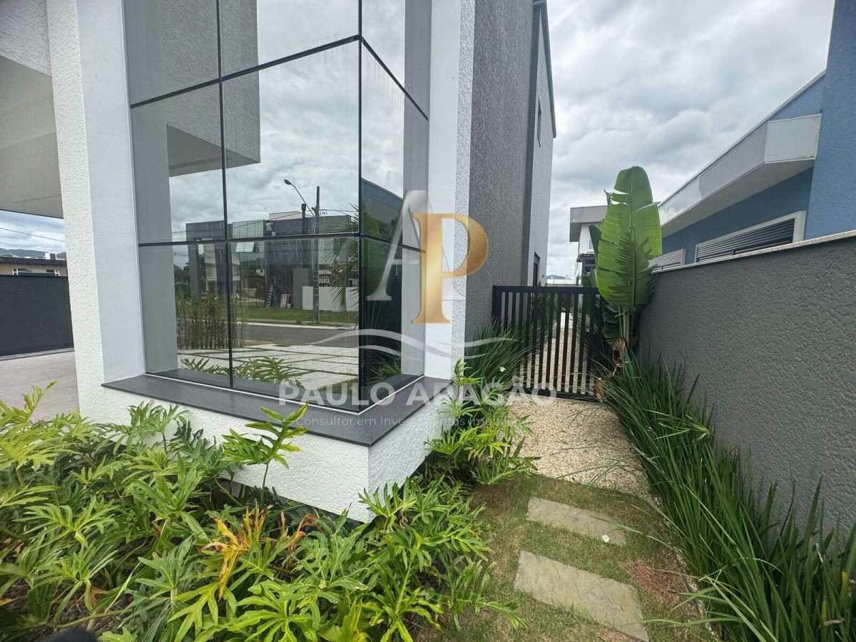 Casa de Condomínio de 4 quartos, 260m² no bairro Santa Regina, em Camboriú | Eu Corretor