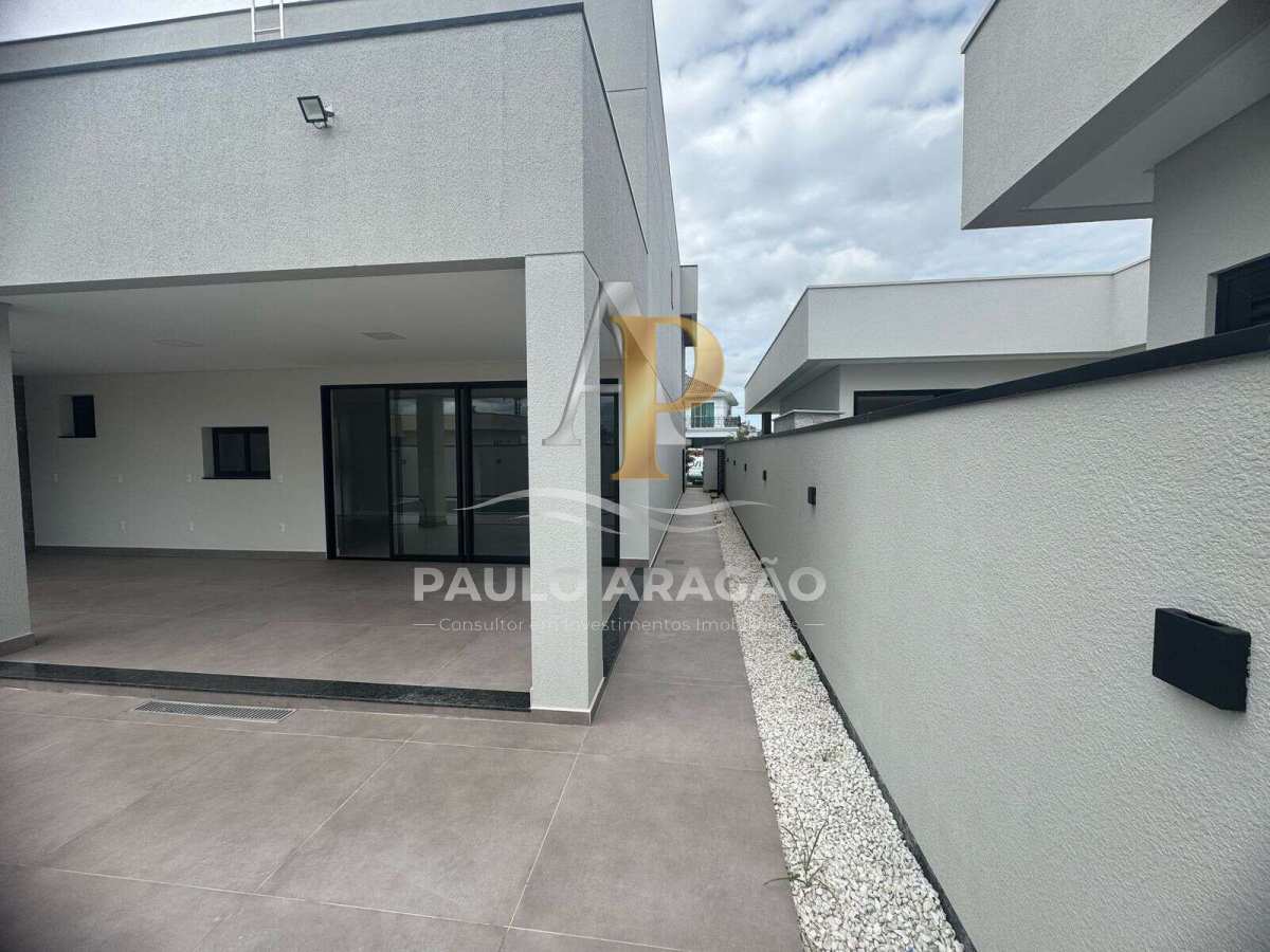 Casa de Condomínio de 4 quartos, 263m² no bairro Santa Regina, em Camboriú | Eu Corretor