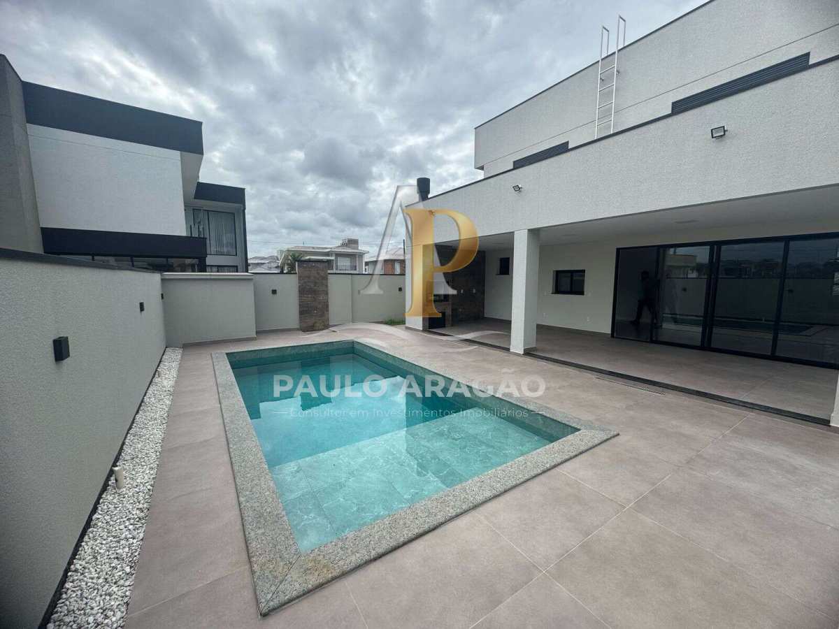 Casa de Condomínio de 4 quartos, 263m² no bairro Santa Regina, em Camboriú | Eu Corretor