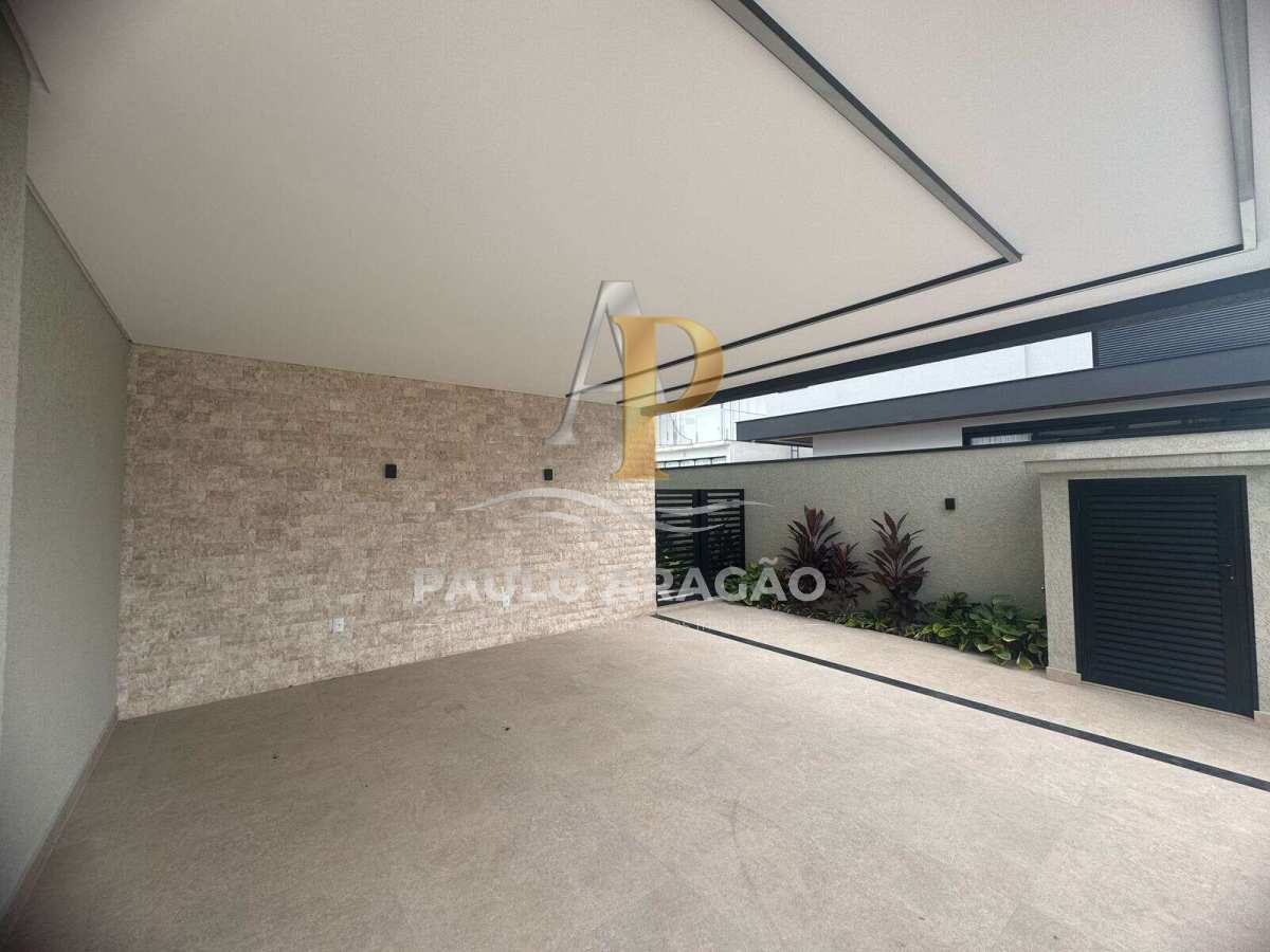 Casa de Condomínio de 4 quartos, 300m² no bairro Santa Regina, em Camboriú | Eu Corretor
