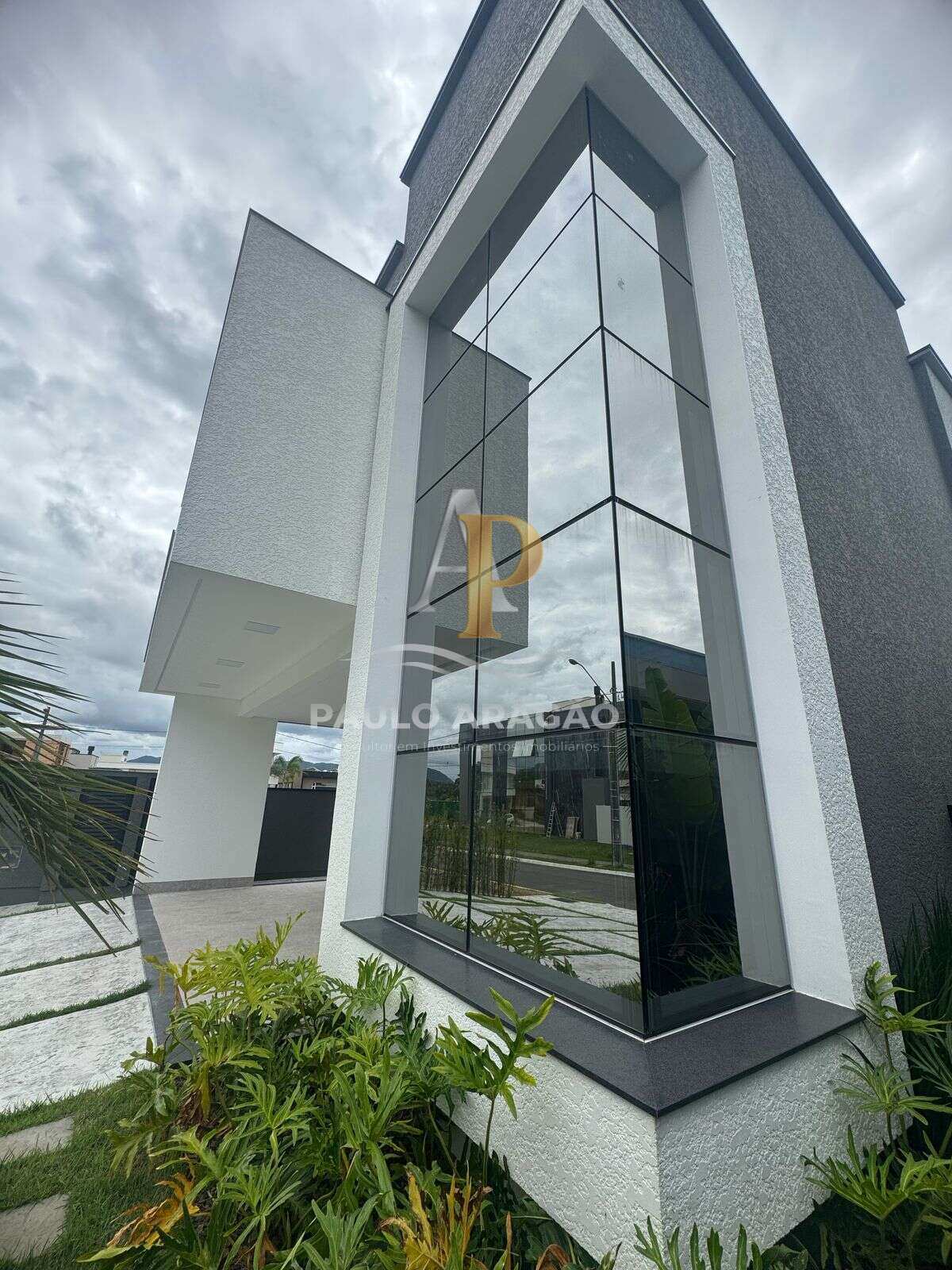 Casa de Condomínio de 4 quartos, 260m² no bairro Santa Regina, em Camboriú | Eu Corretor