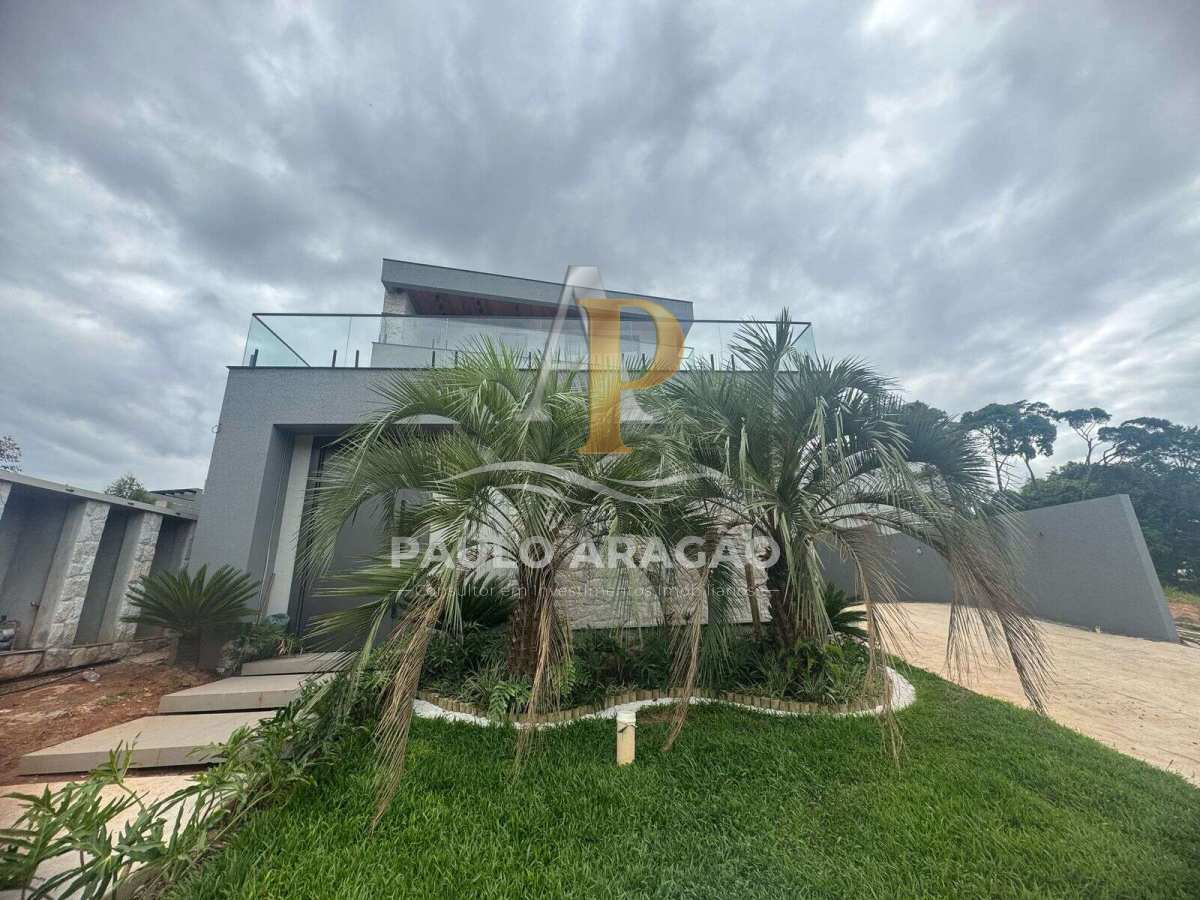 Casa de Condomínio de 5 quartos, 580m² no bairro Santa Regina, em Camboriú | Eu Corretor