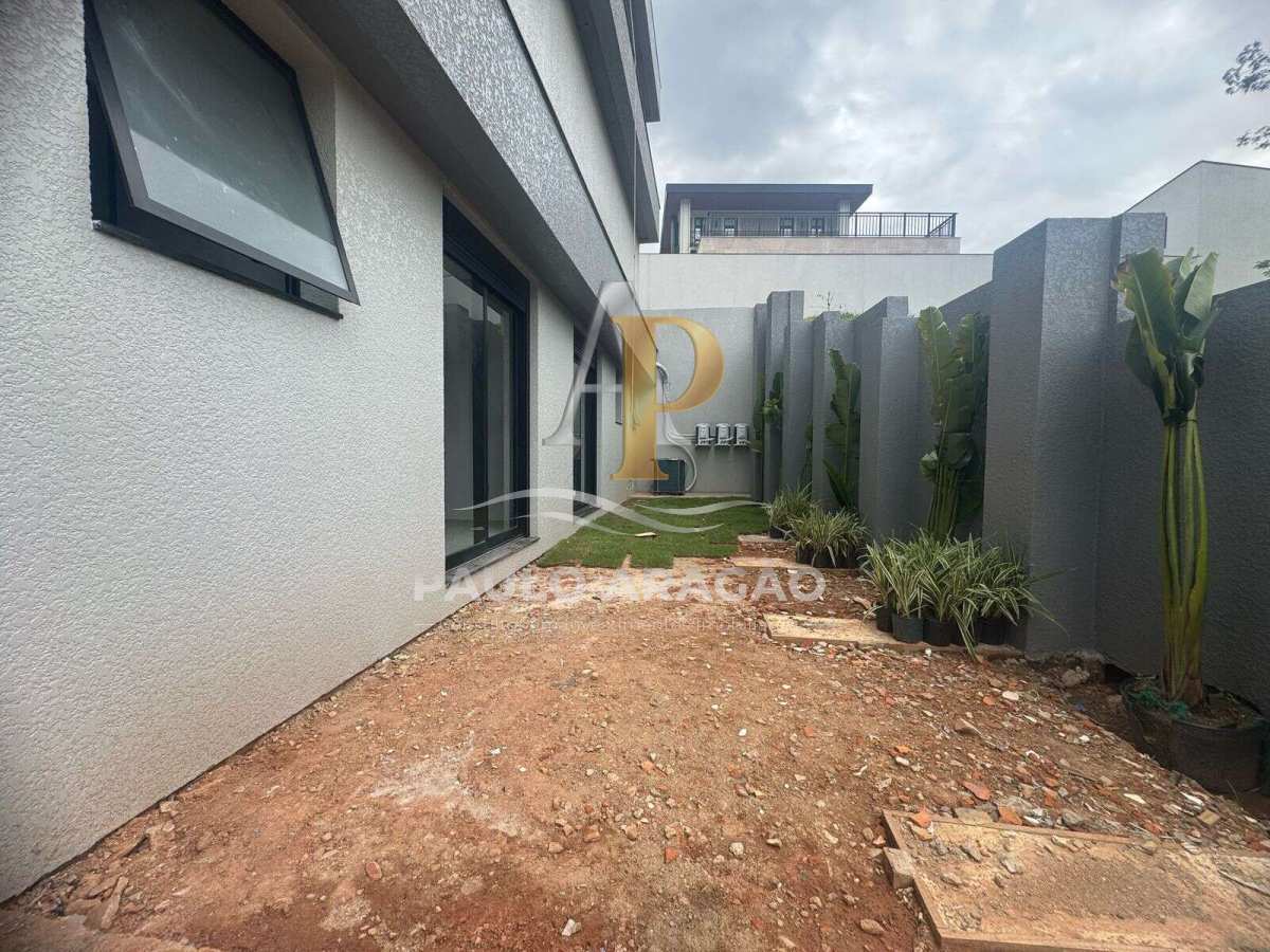 Casa de Condomínio de 5 quartos, 580m² no bairro Santa Regina, em Camboriú | Eu Corretor