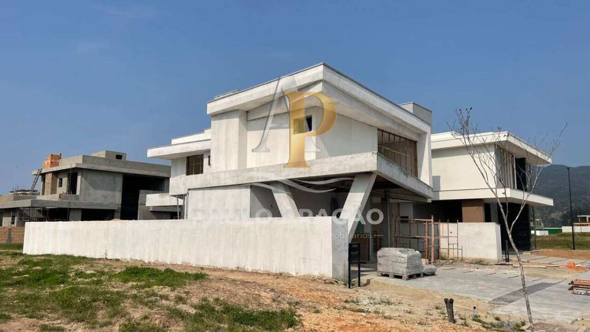 Casa de Condomínio de 3 quartos, 278m² | Eu Corretor