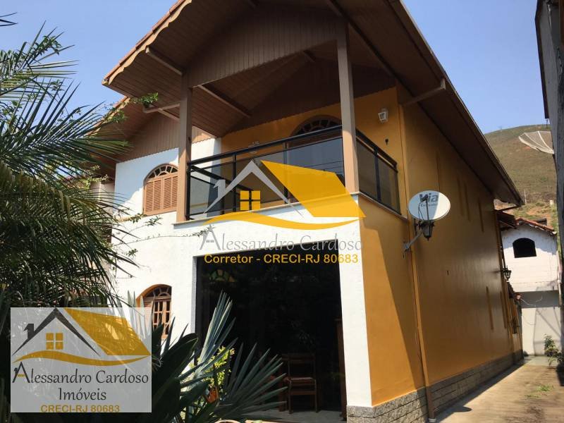 Vendo casa de alto padrão com piscina e 3 quartos na Chácara do Paraíso - Alessandro Cardoso Imóveis