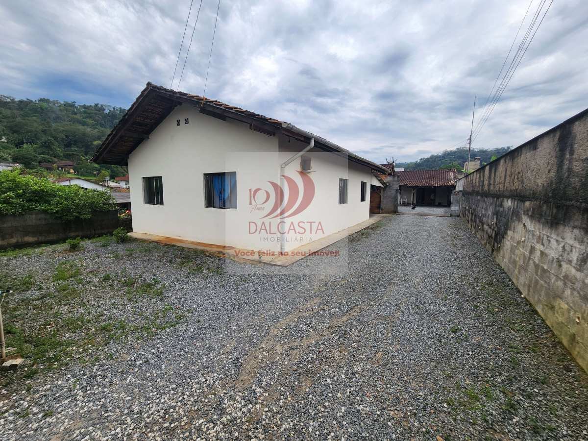 Casa à venda com 4 quartos, 196m² - Jaraguá 99,Jaraguá do Sul