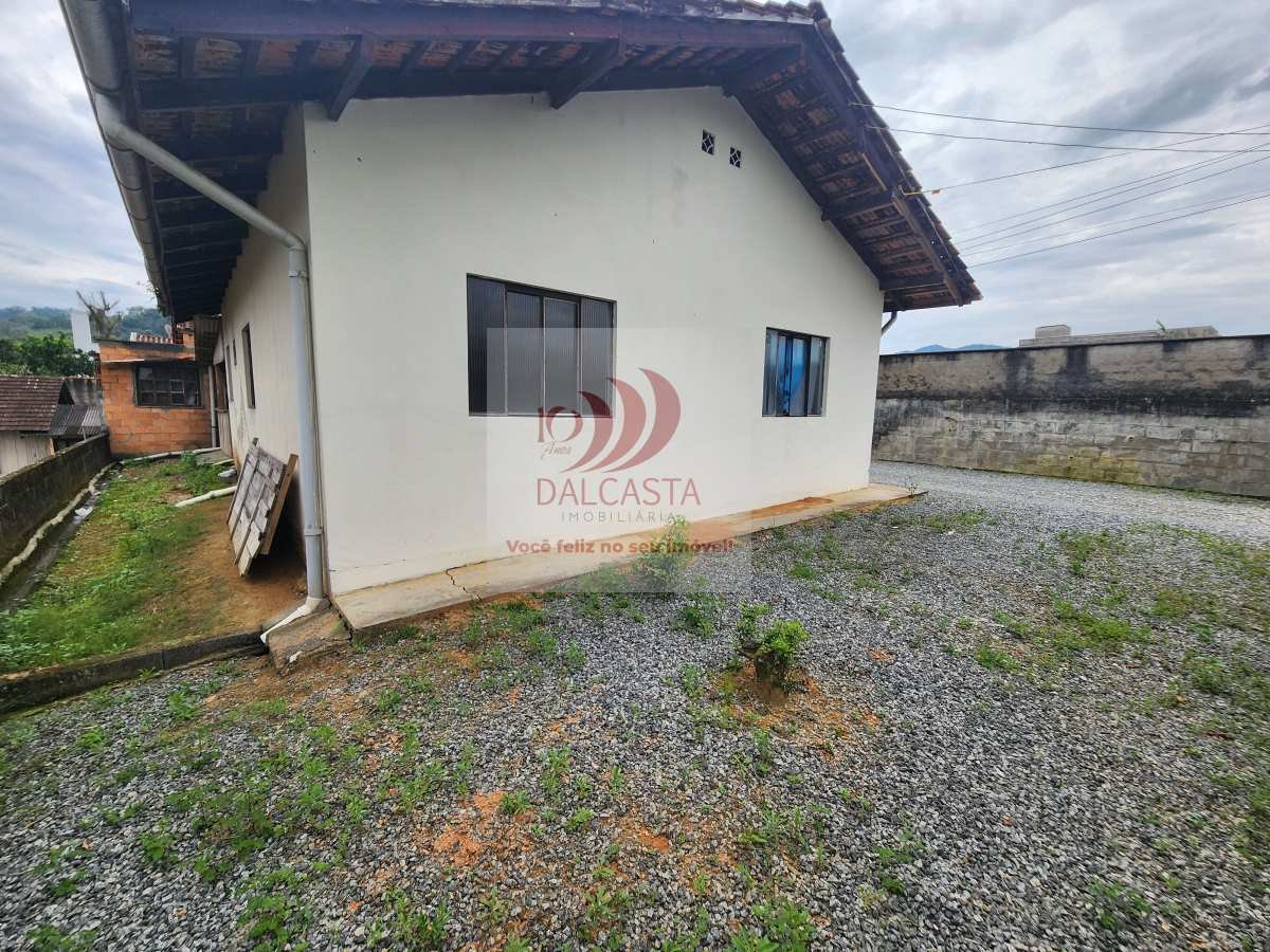 Casa à venda com 4 quartos, 196m² - Jaraguá 99,Jaraguá do Sul