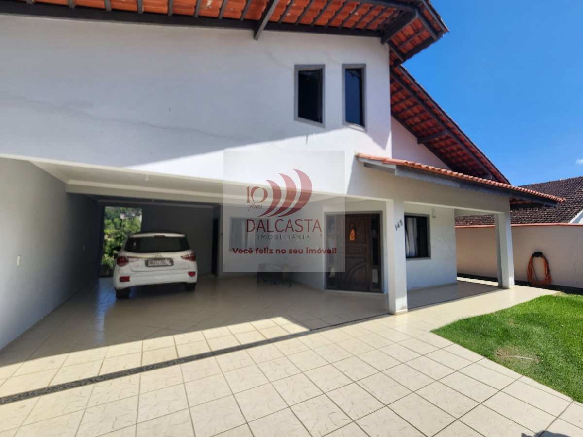 Casa à venda com 3 quartos, 185.00m² - Jaraguá Esquerdo,Jaraguá do Sul