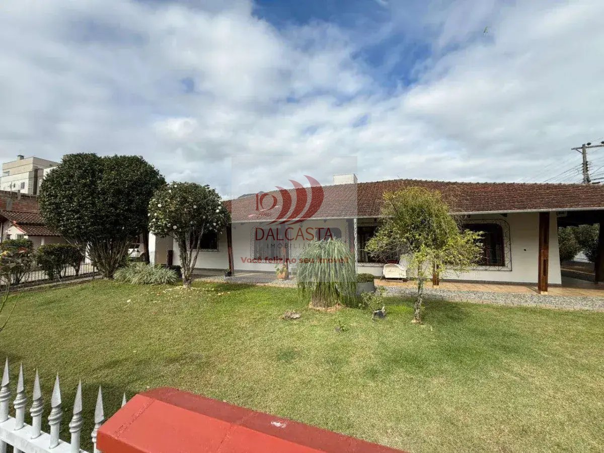  - Casa Comercial na Vila Lalau