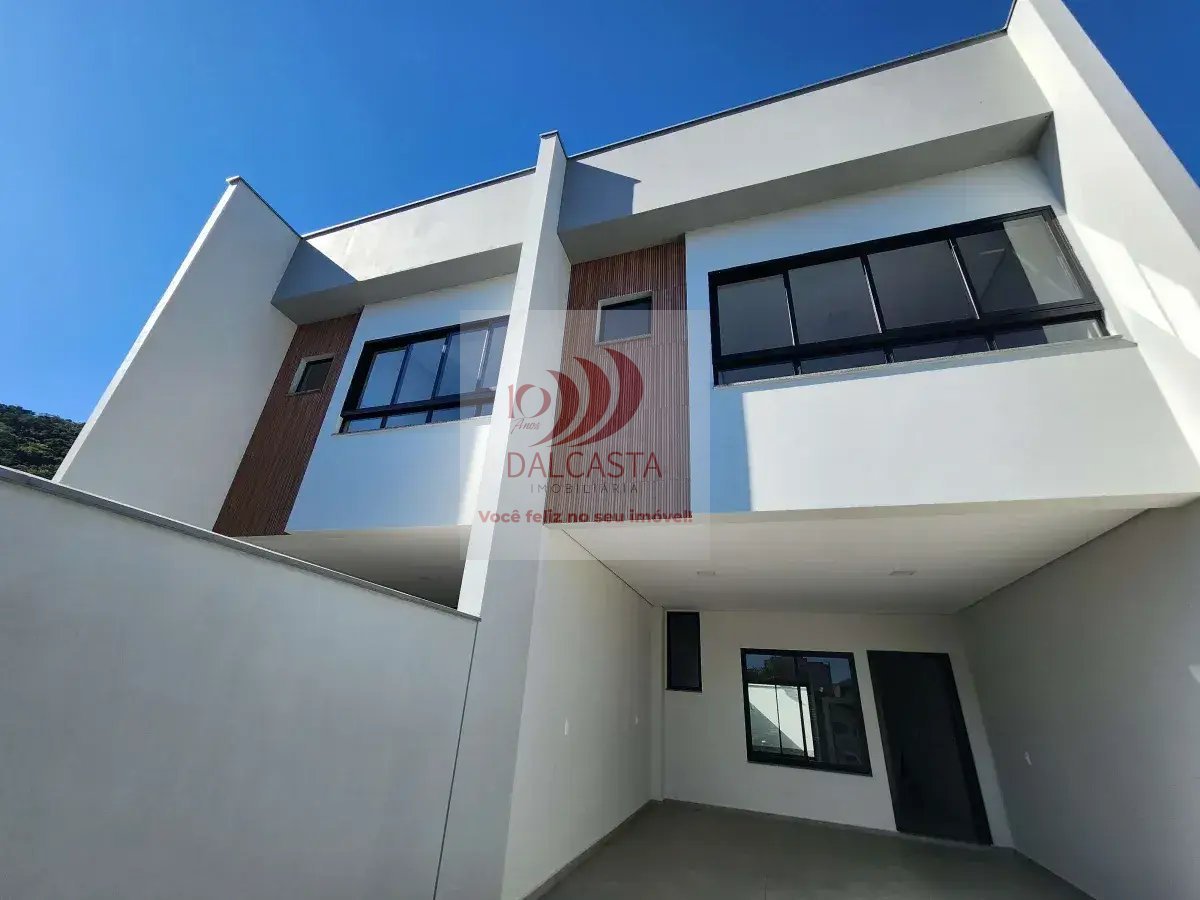 Casa geminada à venda com 3 quartos, 135,00m² - Czerniewicz,Jaraguá do Sul