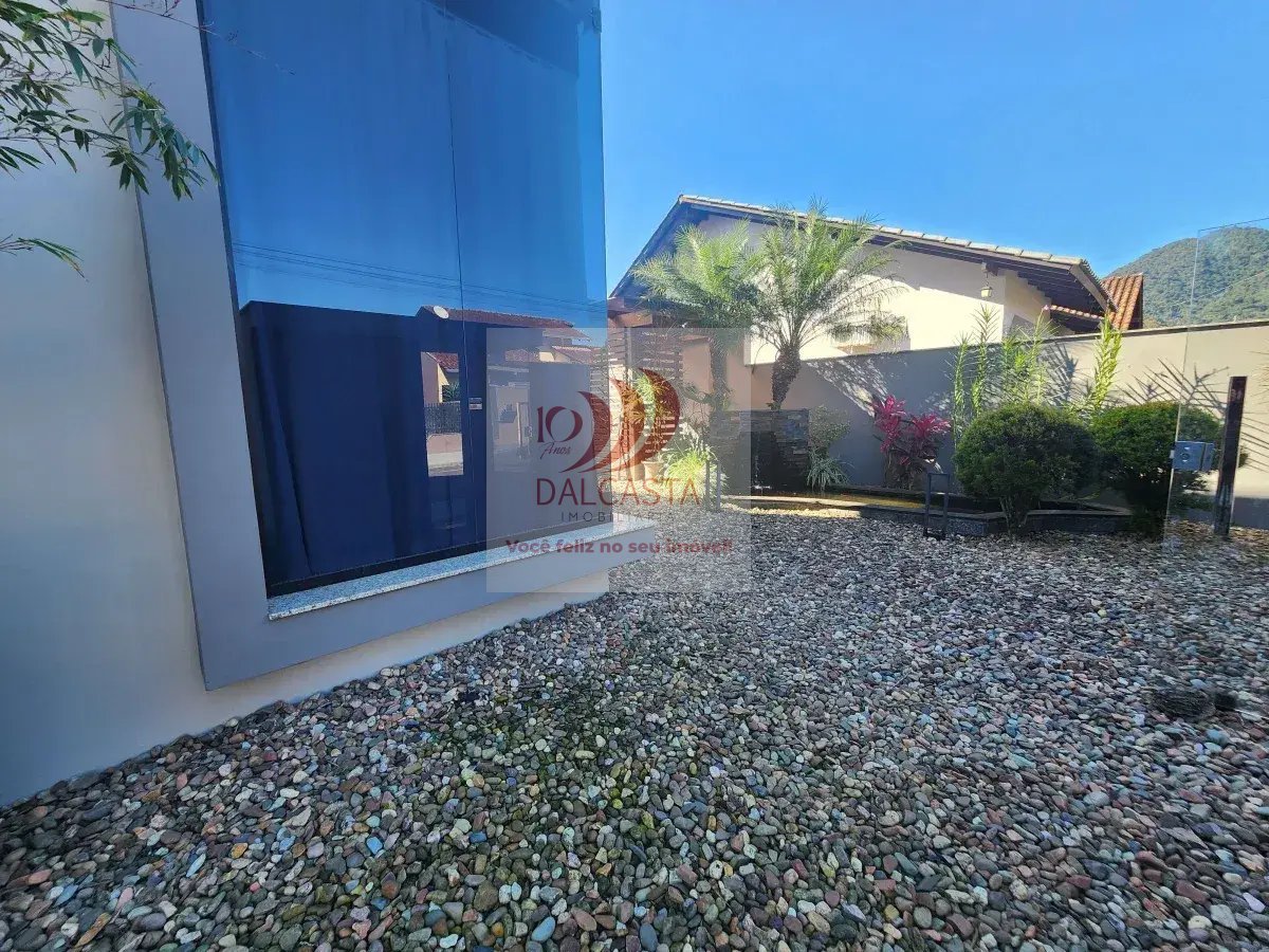 Sobrado à venda com 4 quartos, 260,00m² - Amizade,Jaraguá do Sul