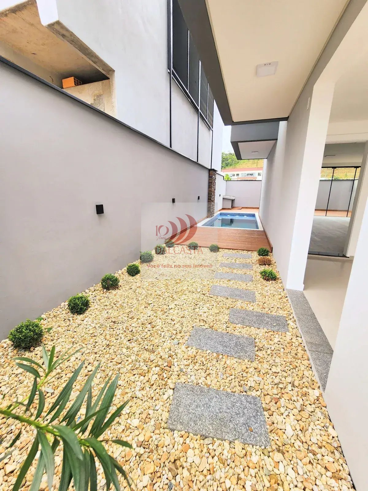 Sobrado à venda com 3 quartos, 186,70m² - São Luís,Jaraguá do Sul