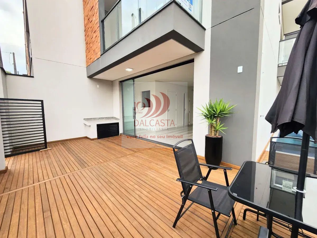  - Sobrado à venda em Jaraguá do Sul, São Luís, com 3 quartos, 187,54m²