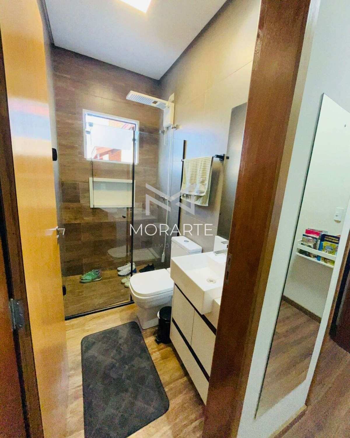 Casa à venda com 3 quartos, 215m² - Loteamento Villa Branca,Jacareí