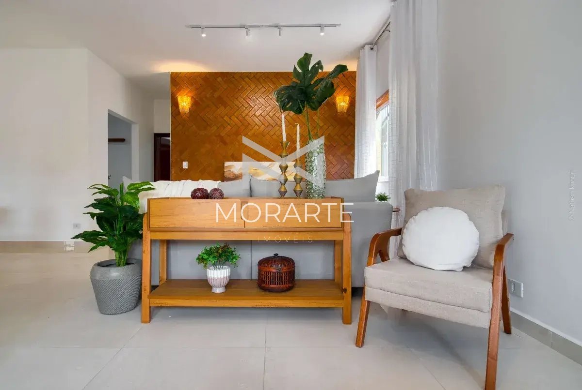  - Casa à venda em Jacareí, Santa Maria, com 7 quartos, 358m²