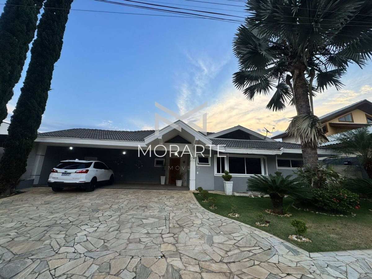 Casa de condomínio à venda com 4 quartos, 243m² - ,