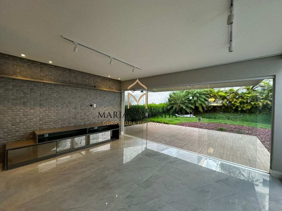 Casa de condomínio à venda com 4 quartos, 223m² - ,