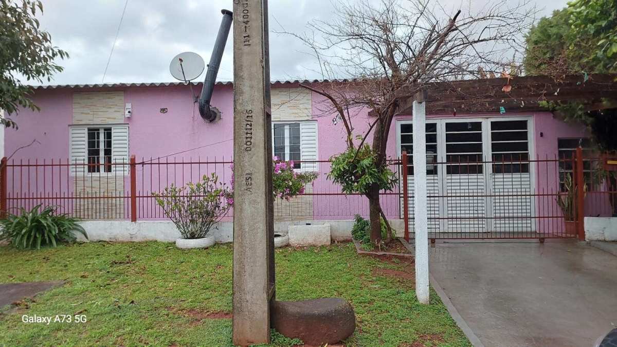 Casa à venda com 3 quartos - ,