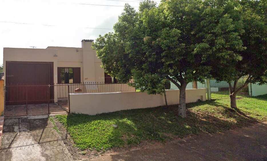 Casa à venda com 3 quartos - ,
