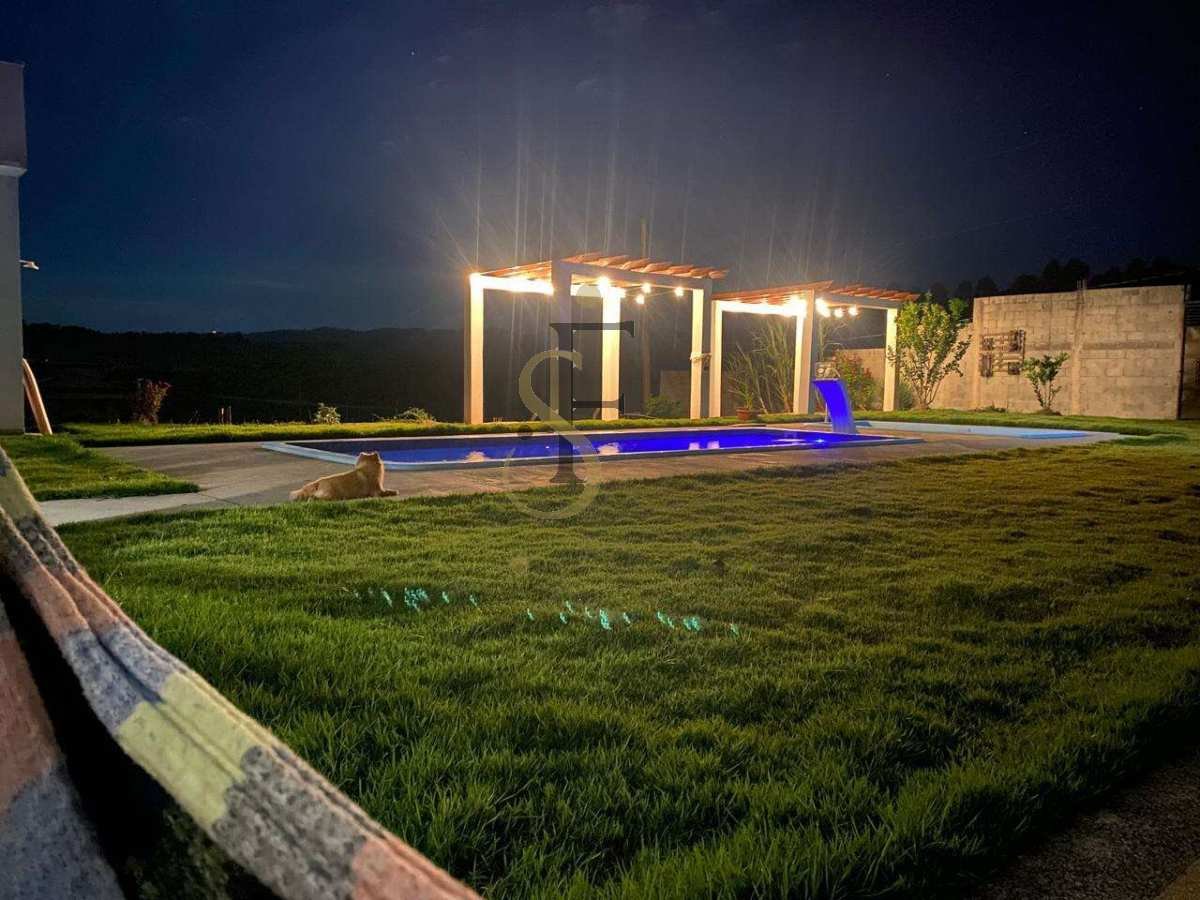 Chácara à venda com 3 quartos, 140m² - Borda da Mata,Caçapava