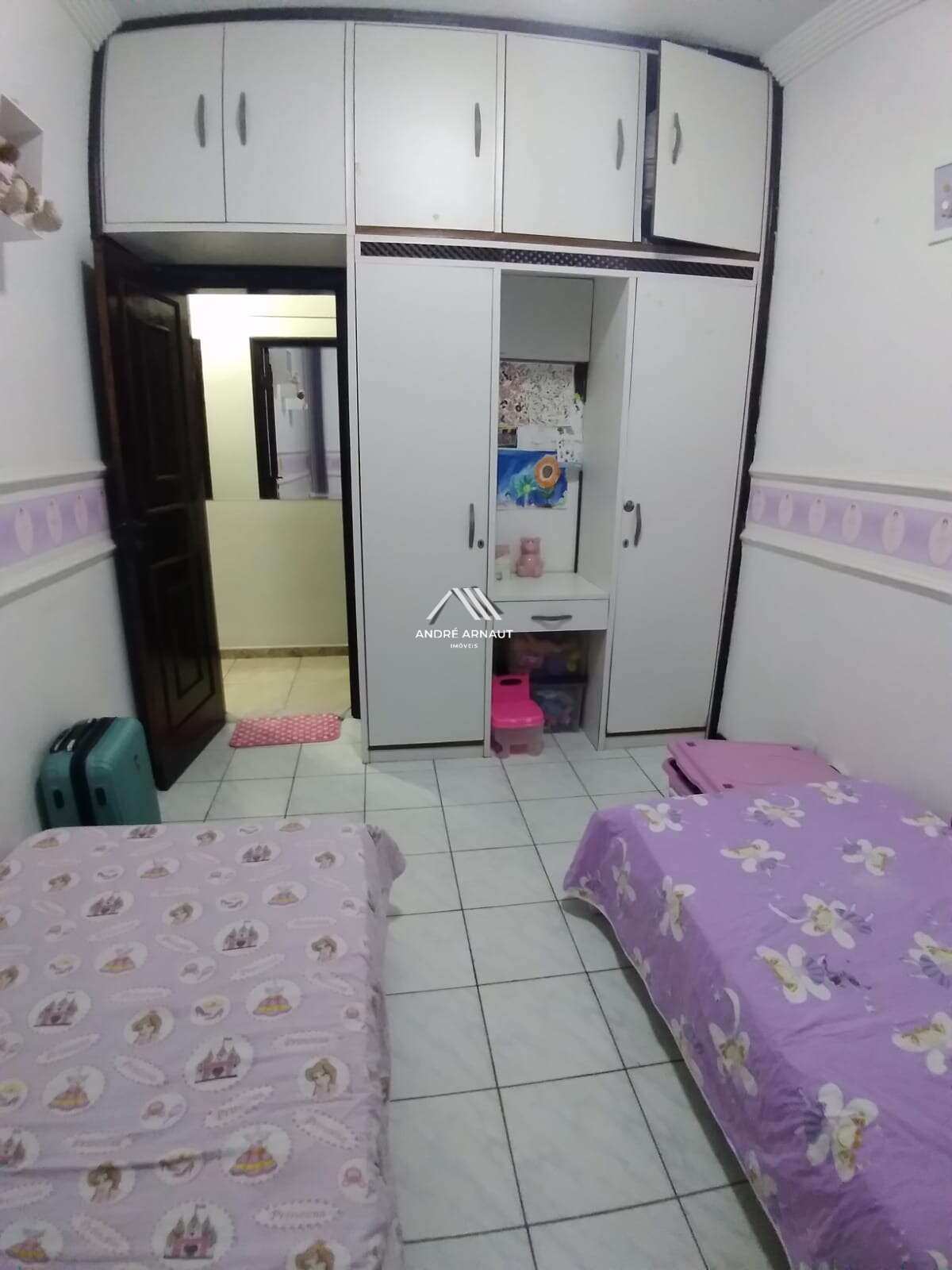 Apartamento à venda com 3 quartos, 96m² - Foto 2