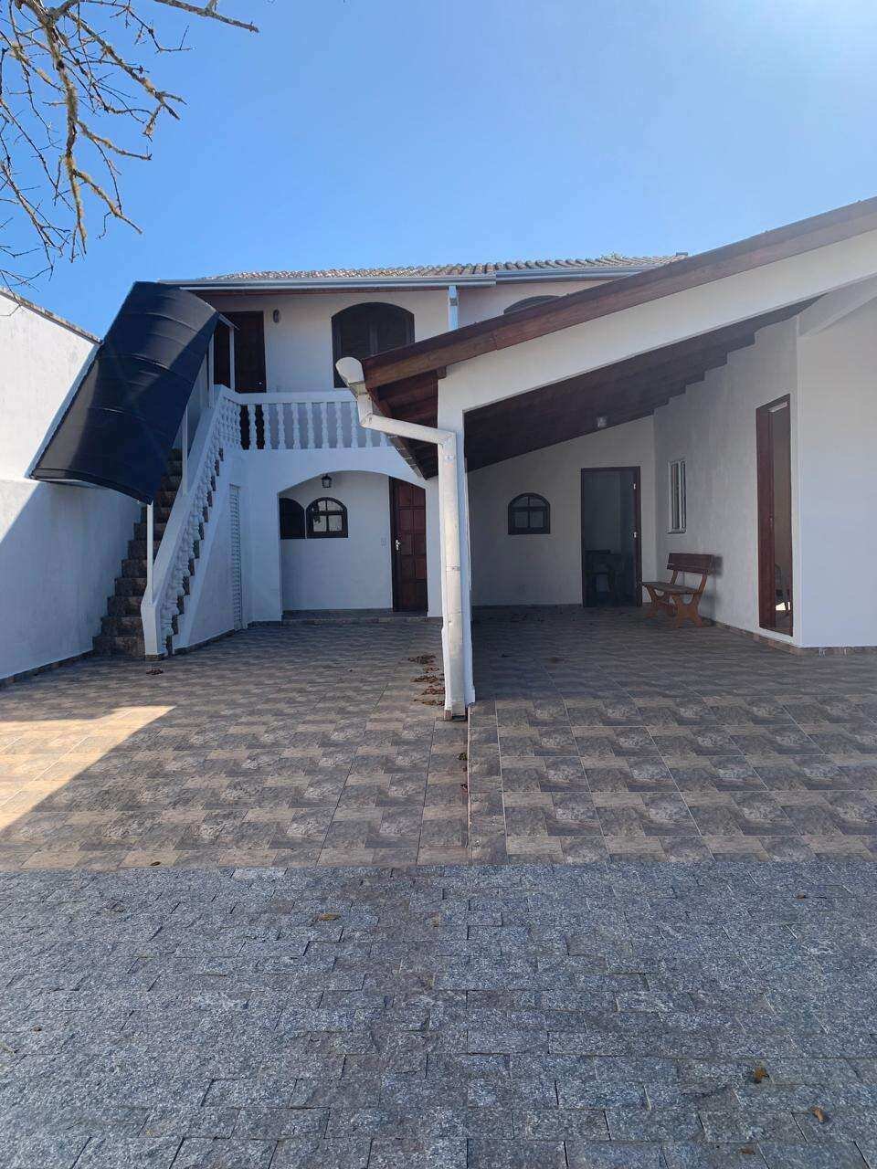Casa à Venda em Guaratuba – Alto Padrão e Sustentabilidade no Balneário Coroados - Mauro Alexandre Imóveis