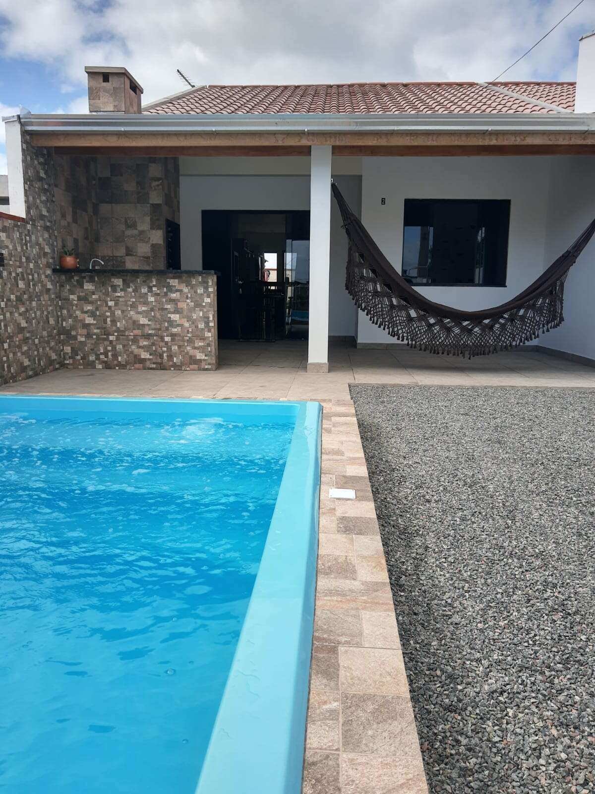 Casa à venda em Guaratuba, Balneário Coroados, com 3 quartos, 180m² - Mauro Alexandre Imóveis