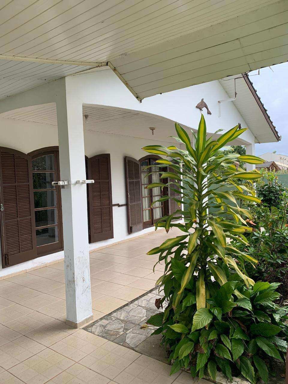 Casa à venda em Guaratuba, Balneário Coroados, com 3 quartos, 720m² - Mauro Alexandre Imóveis