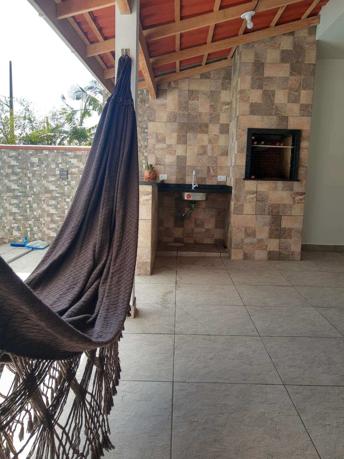 Casa à venda em Guaratuba, Balneário Coroados, com 3 quartos, 180m² - Mauro Alexandre Imóveis
