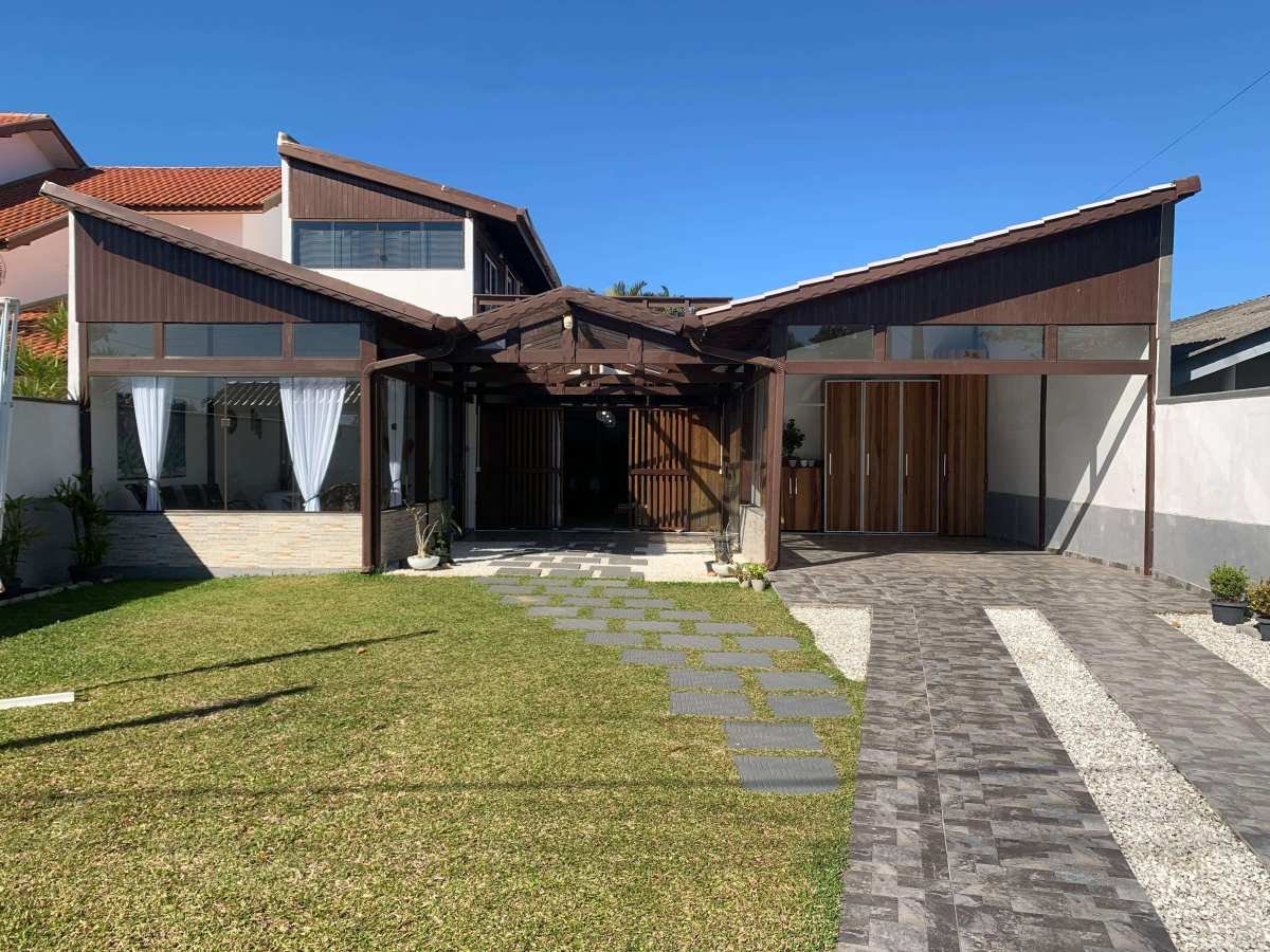 Casa à Venda na Quadra do Mar | Guaratuba – PR - Mauro Alexandre Imóveis