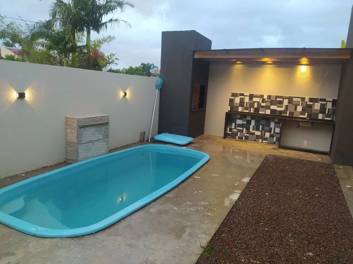 Casa com Piscina a 250m do Mar – Guaratuba/PR - Mauro Alexandre Imóveis