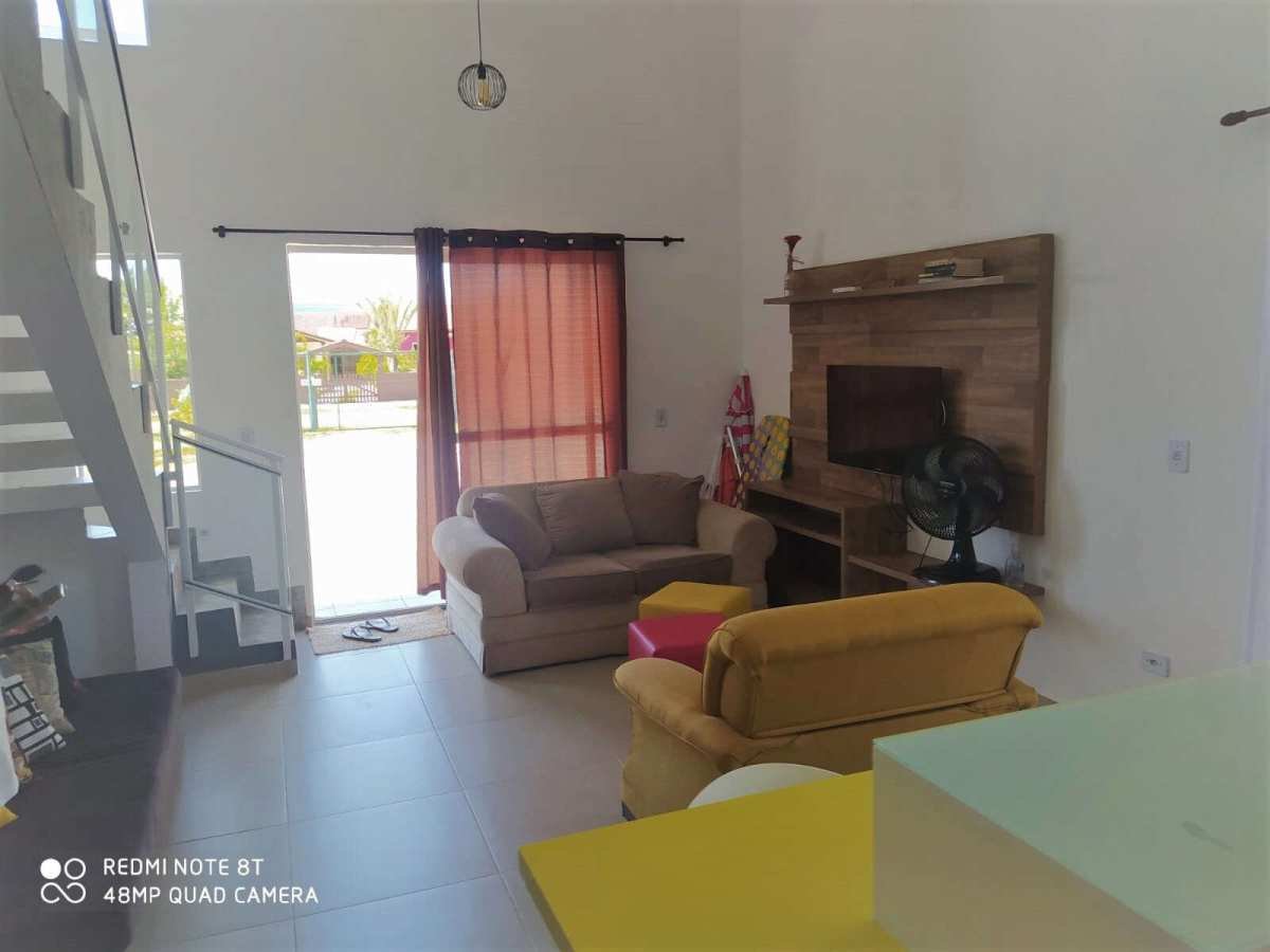 Sobrado à venda em Guaratuba, BALNEARIO COROADOS, com 2 quartos, 135,08m² - Mauro Alexandre Imóveis