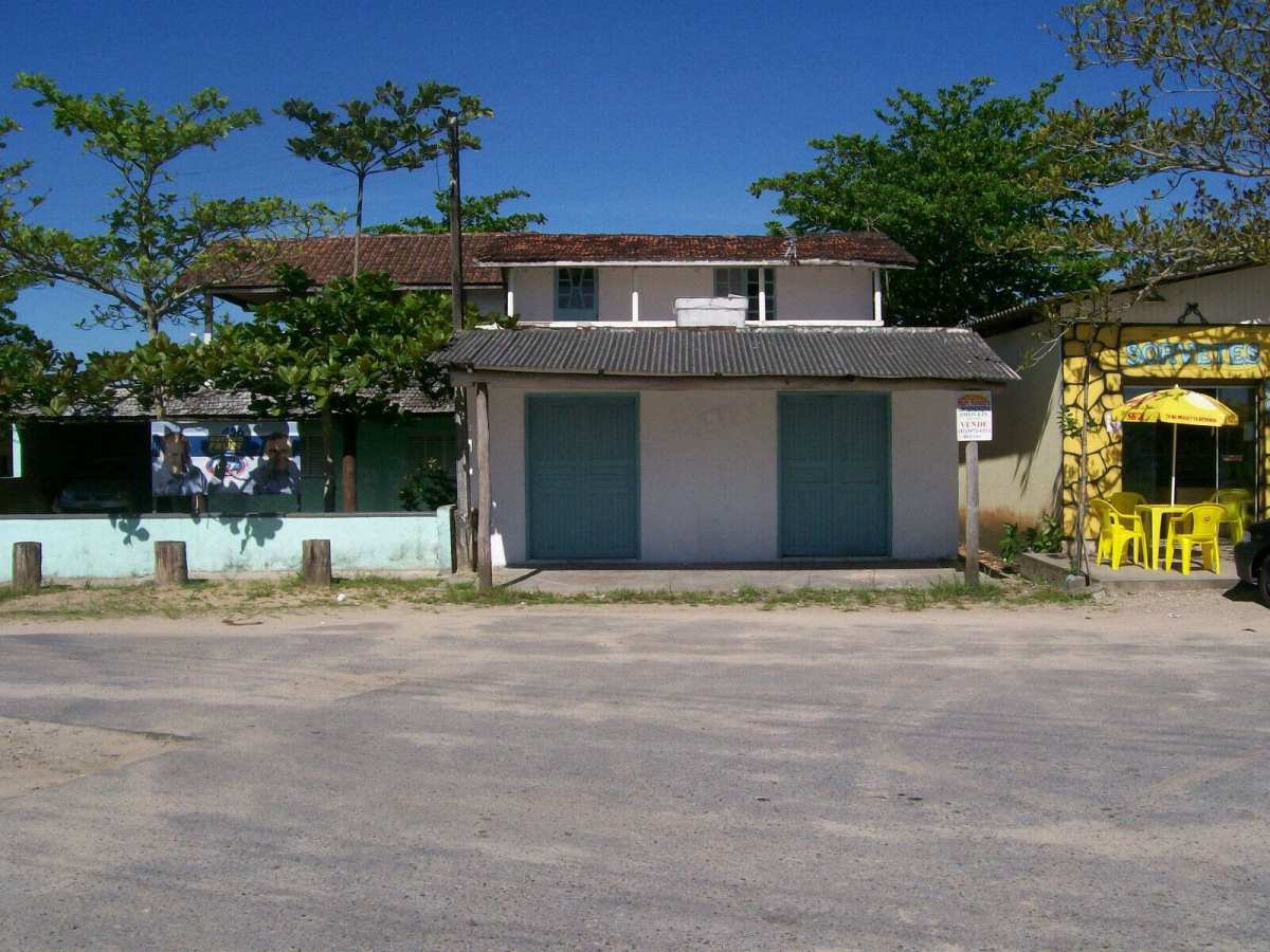 Sobrado Comercial e Residencial a 50 m do Mar – Barra do Saí/Guaratuba - Mauro Alexandre Imóveis