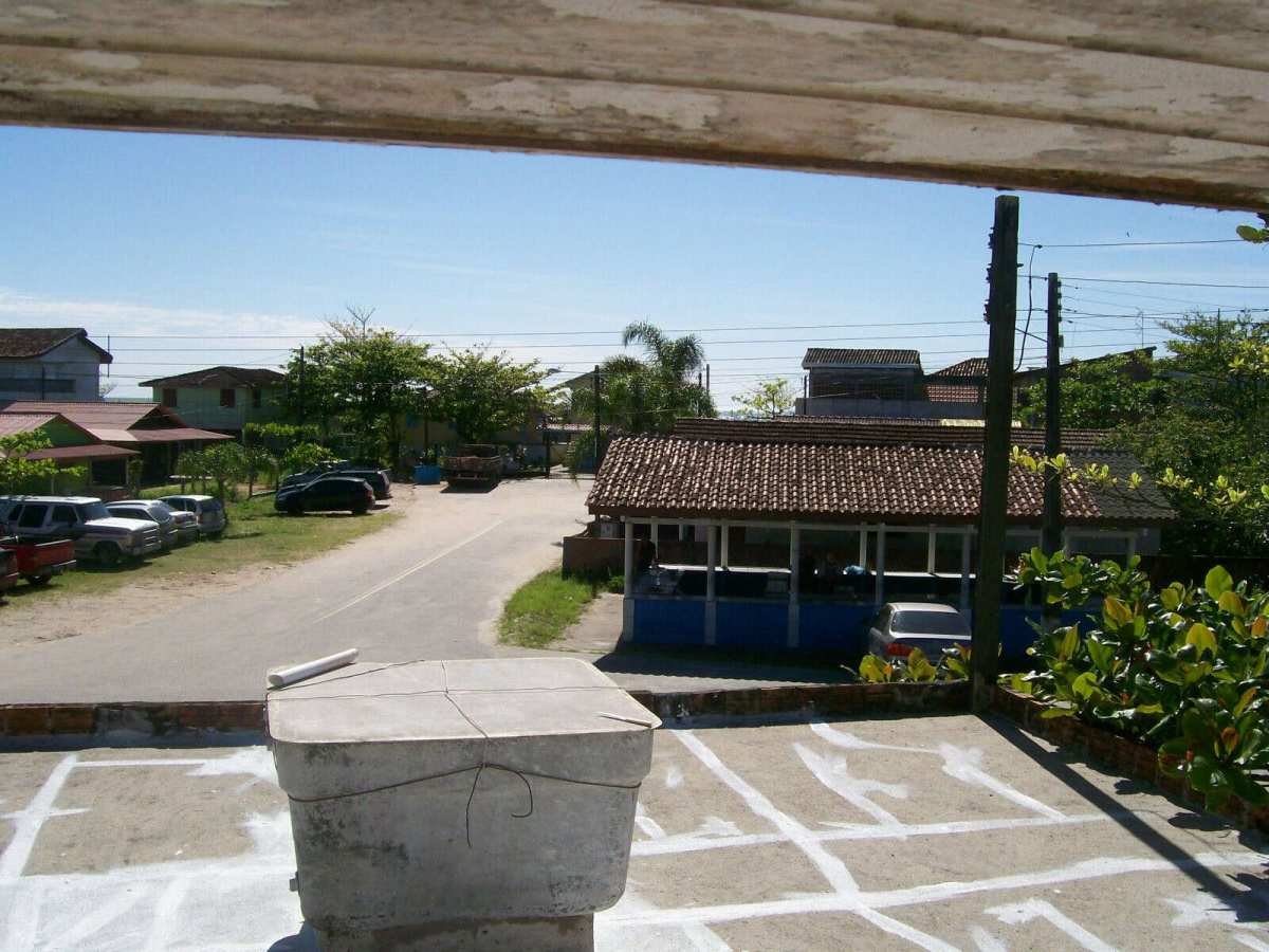 Sobrado Comercial e Residencial a 50 m do Mar – Barra do Saí/Guaratuba - Mauro Alexandre Imóveis