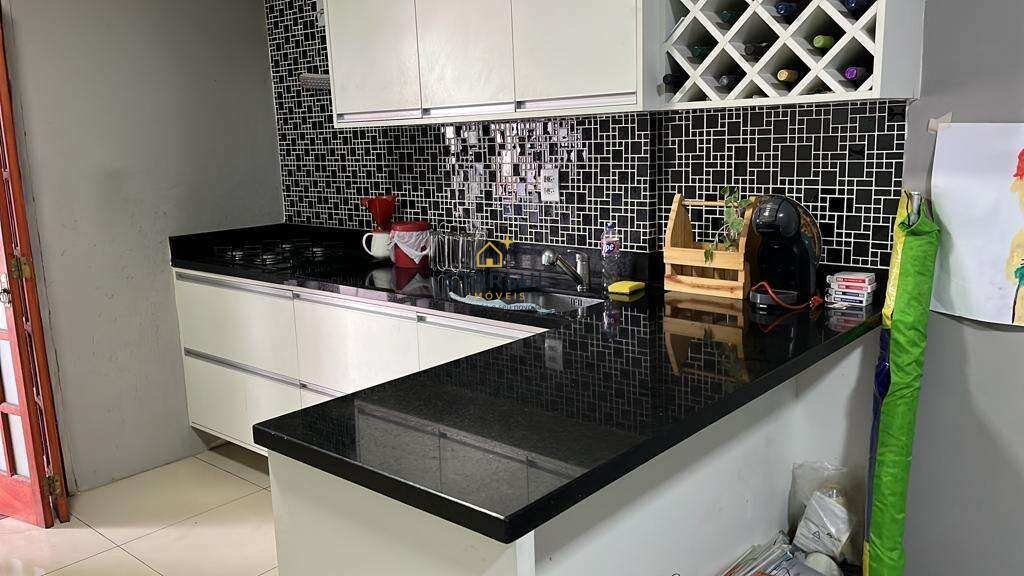 Casa à venda com 4 quartos, 220m² - Farrapos,Porto Alegre